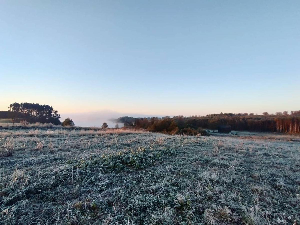 Miedzy Olchami Domek Nad Jeziorem. Noclegi Caloroczne. Cisza, Spokoj. Barczewo Exterior photo